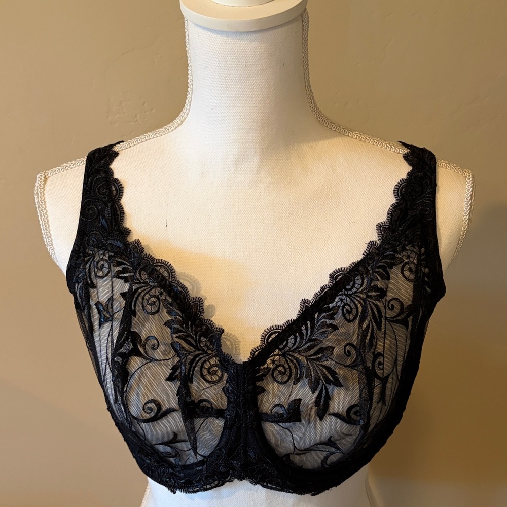 SOMA Sheer Floral Lace Underwire Bra 
BRAND NEW WITH TAGS!